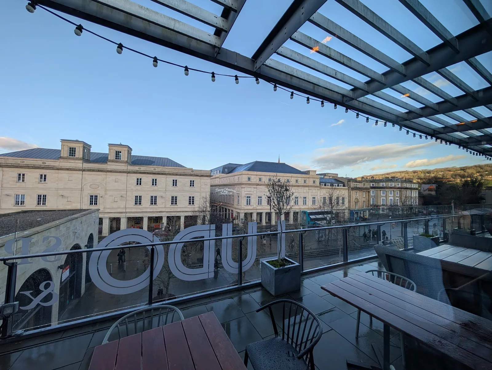 Ludo Sports Bar & Kitchen - Image 2