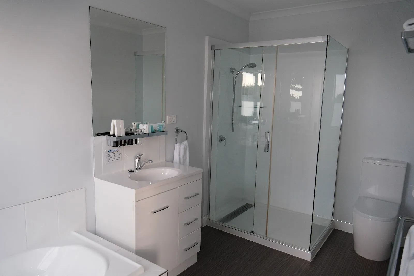 Beach Hotel - Image 2