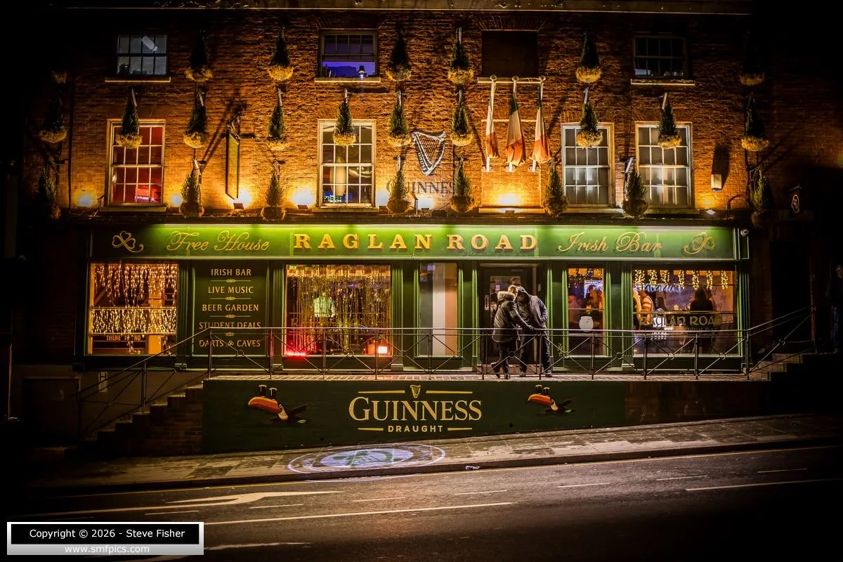 Raglan Road Irish Bar - Image 2