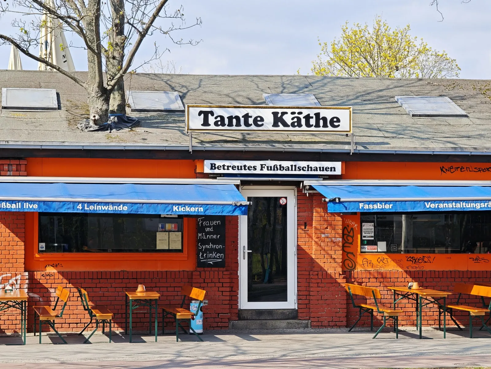 Tante Käthe Sportsbar - Image 2