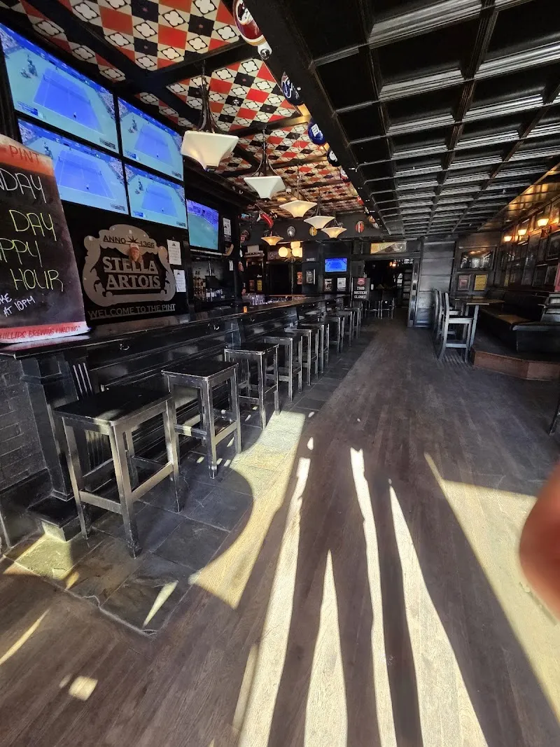 The Pint Public House (Edmonton) logo