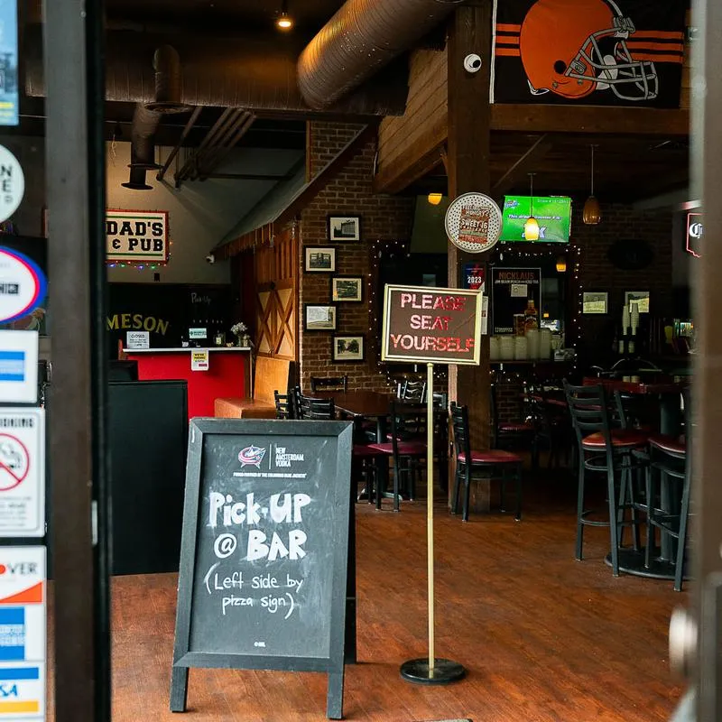 Grandad's Pizza logo