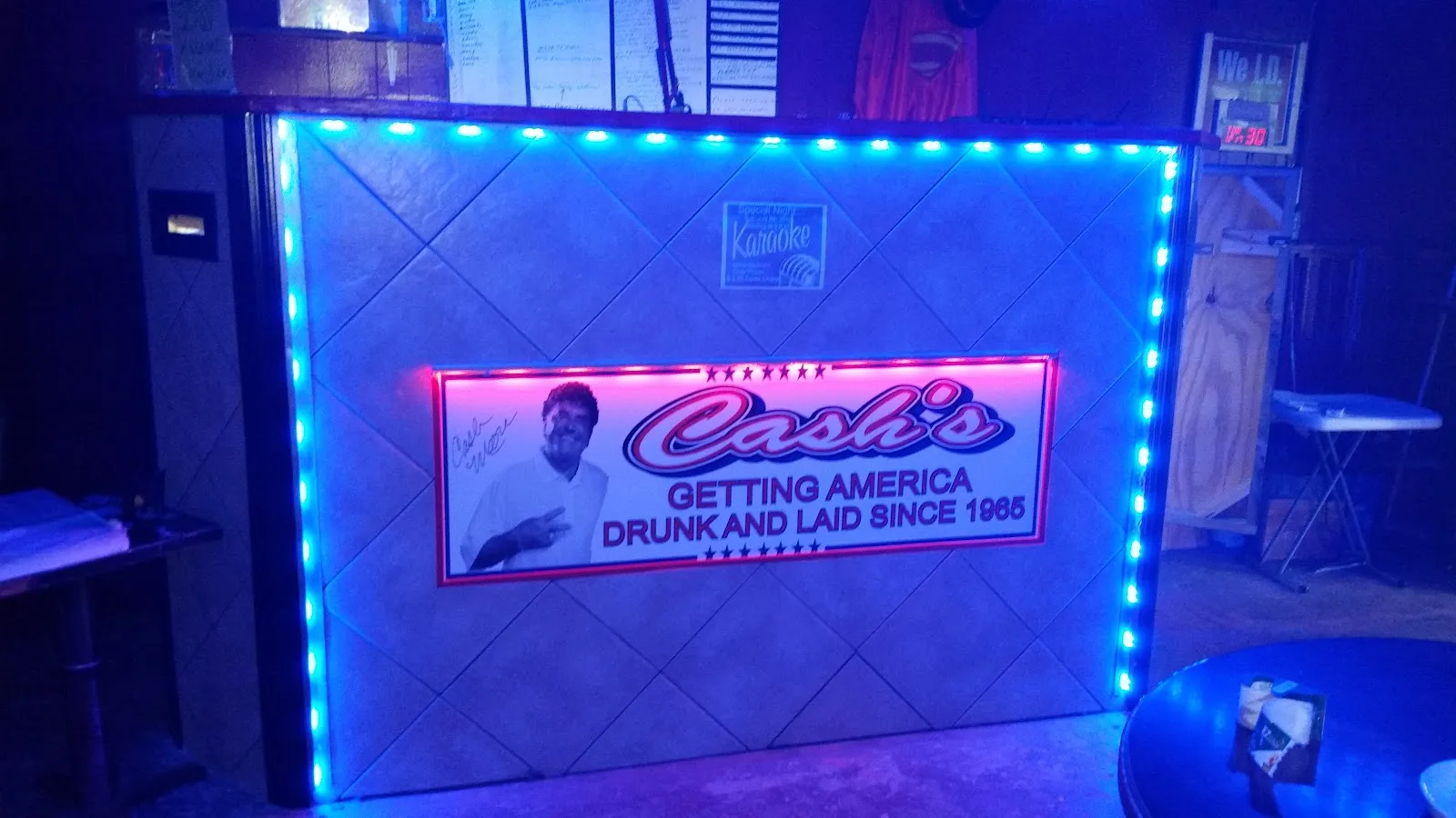 Cash's Ice House logo