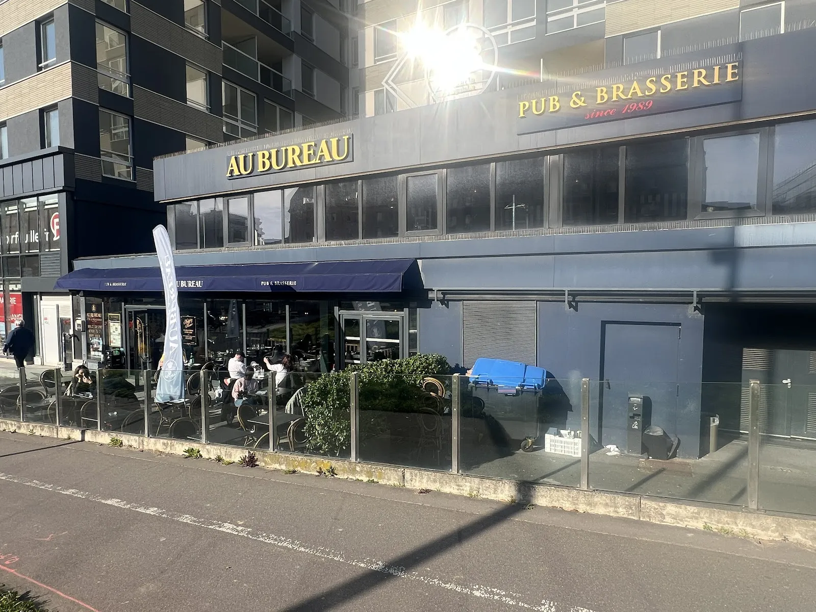 Au Bureau Suresnes - Image 4