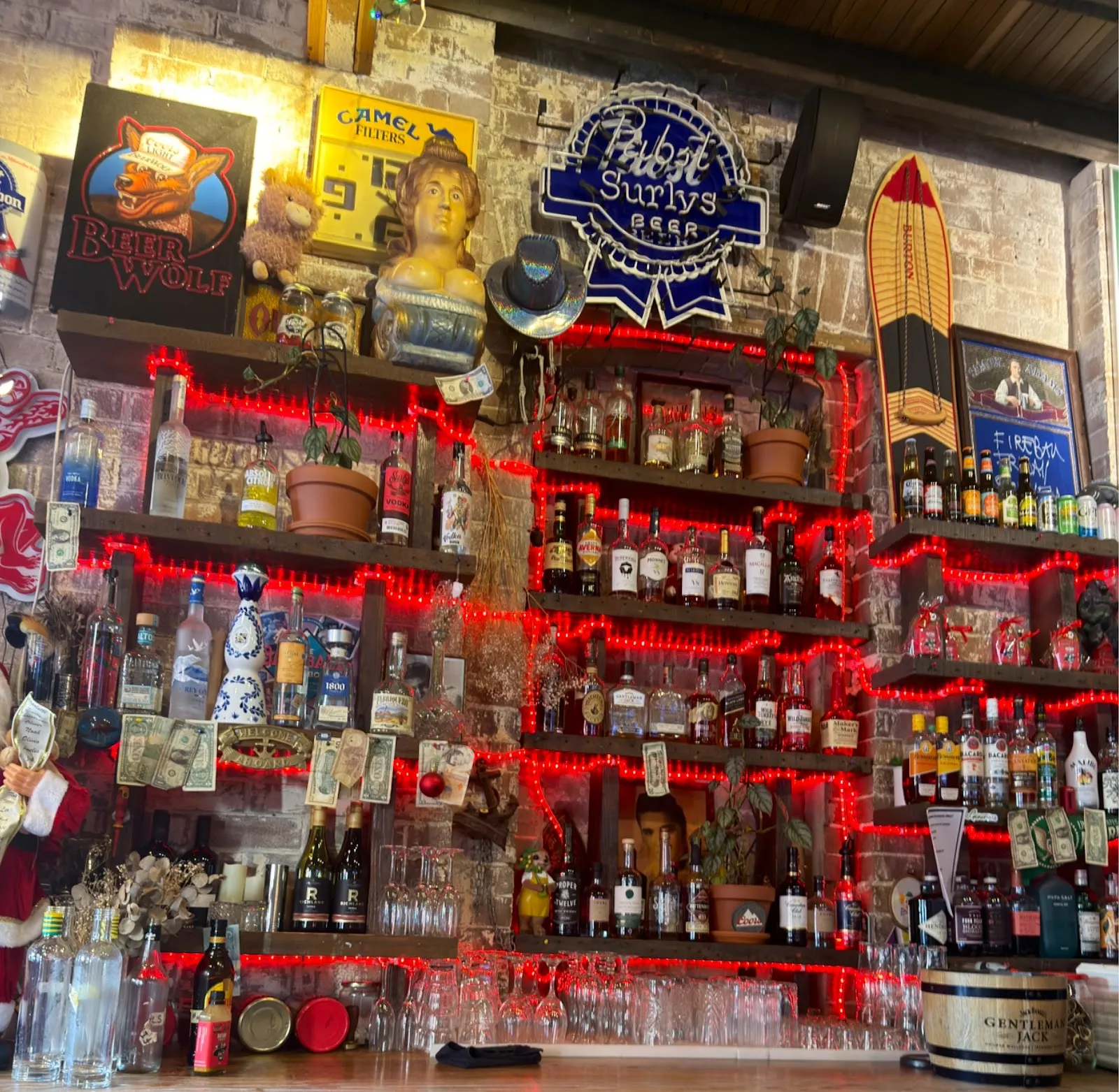 Surly's - Image 2