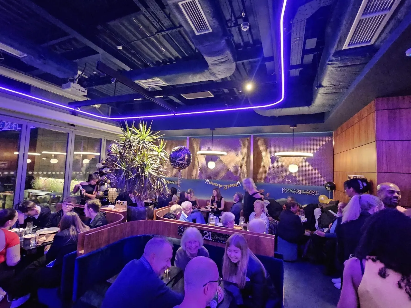 Marks Sky Bar and Kitchen - Image 4