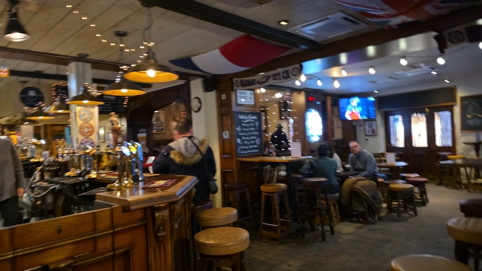 Sherlock Holmes Pub - Image 4
