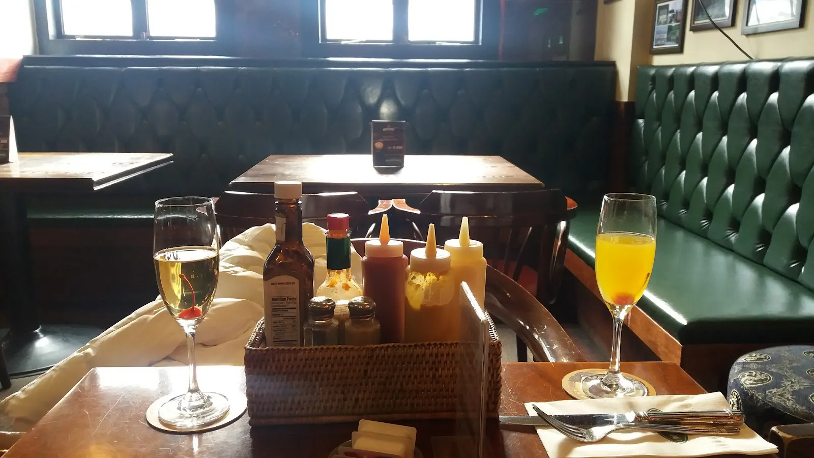 Wolfhound Irish Pub - Image 3