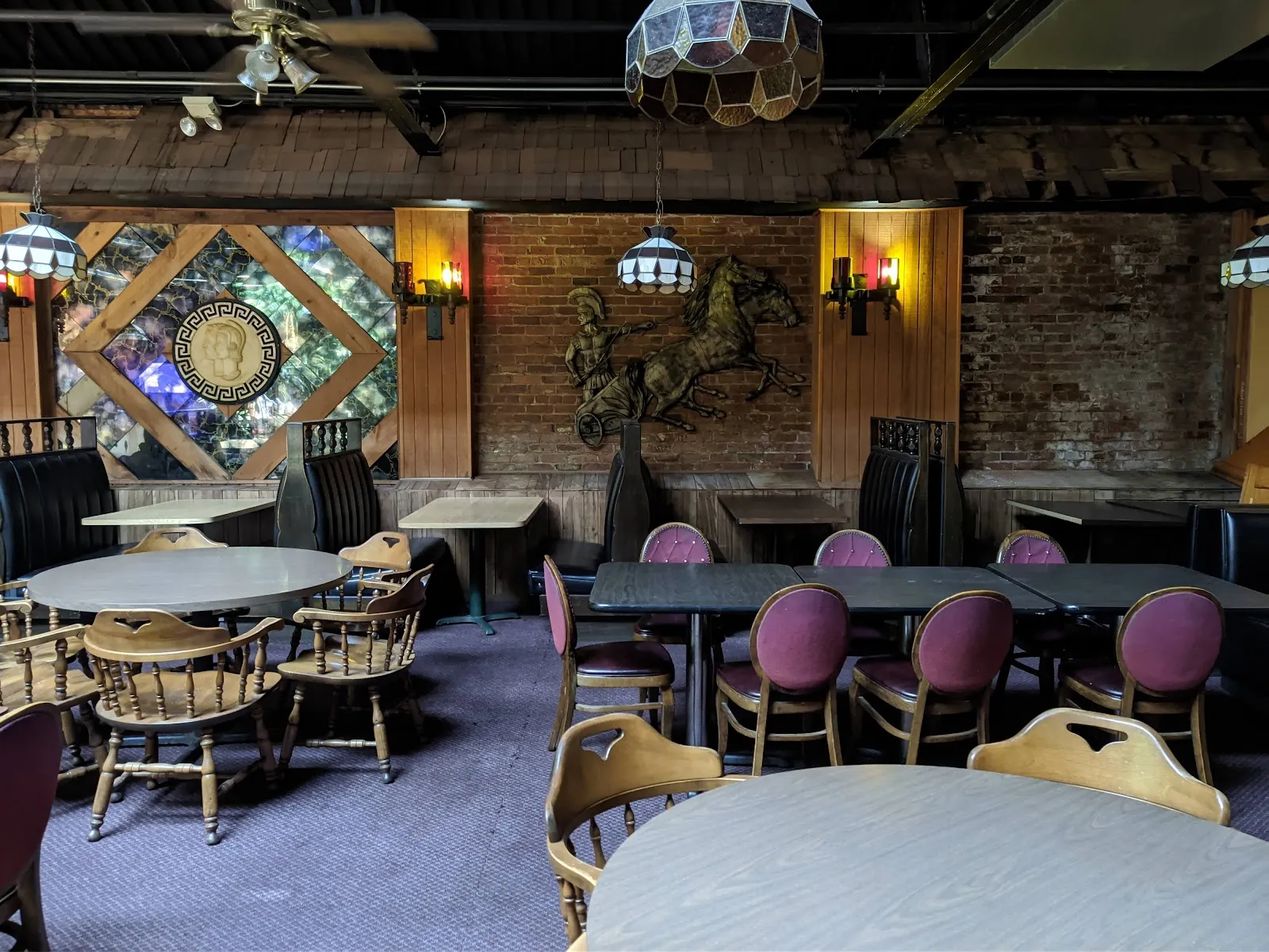 Corinthian Restaurant - Image 4