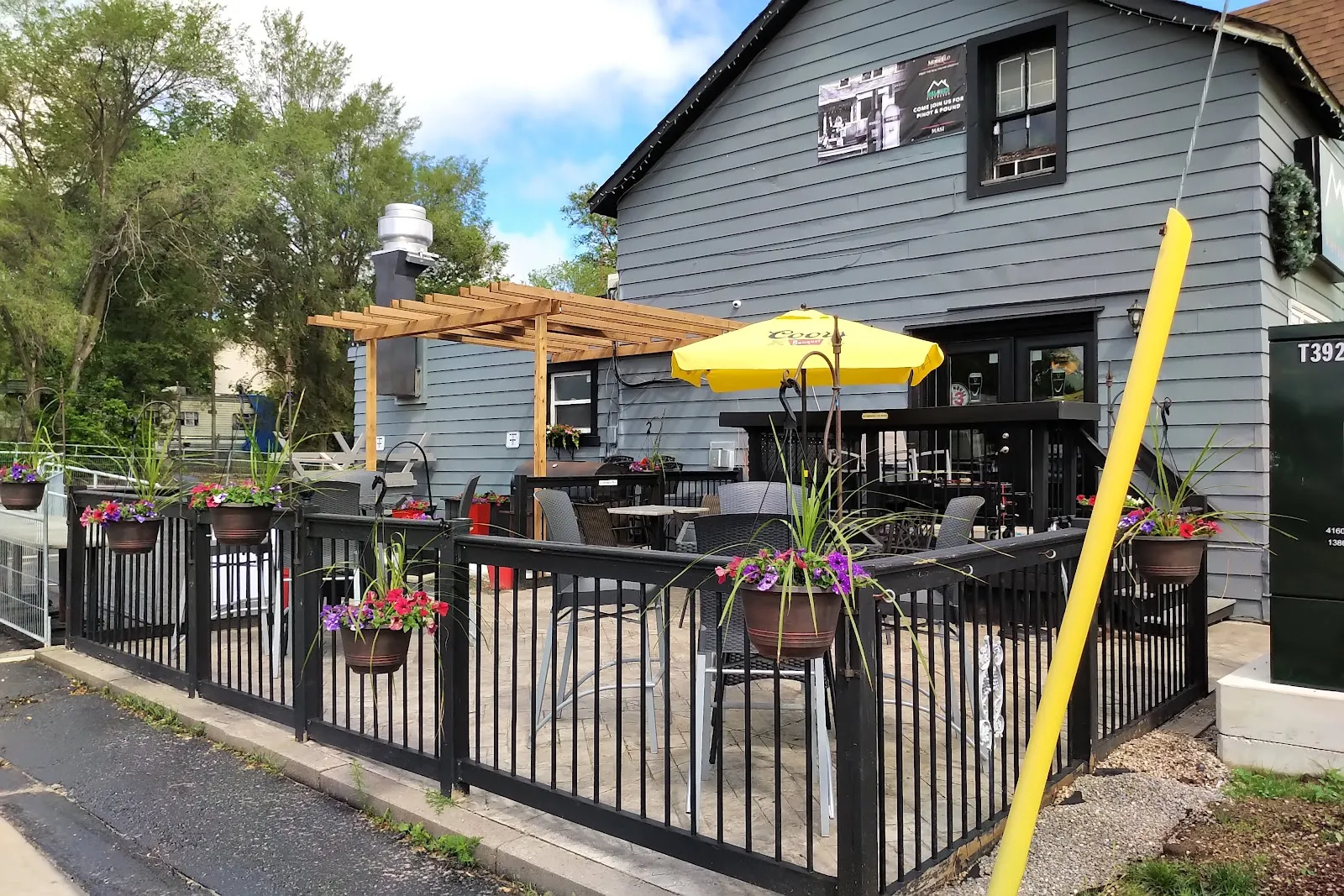 Malones Pint House - Image 4