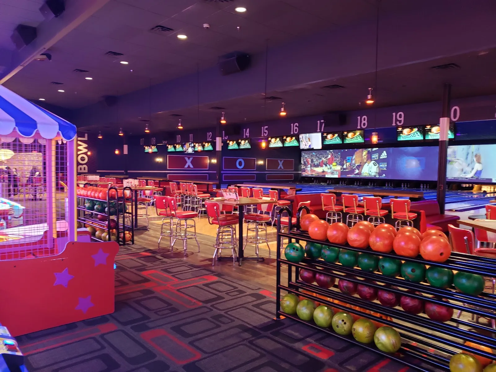 Bowlero Dallas