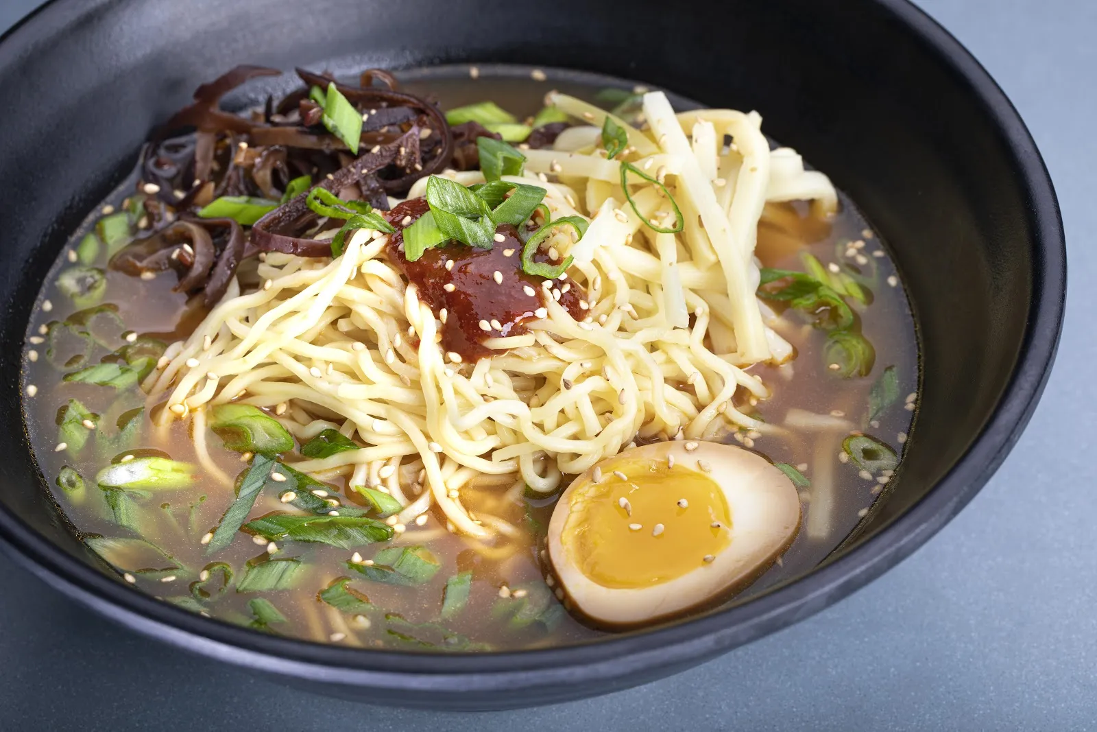 Proper Eats Food Hall LVN - Image 3
