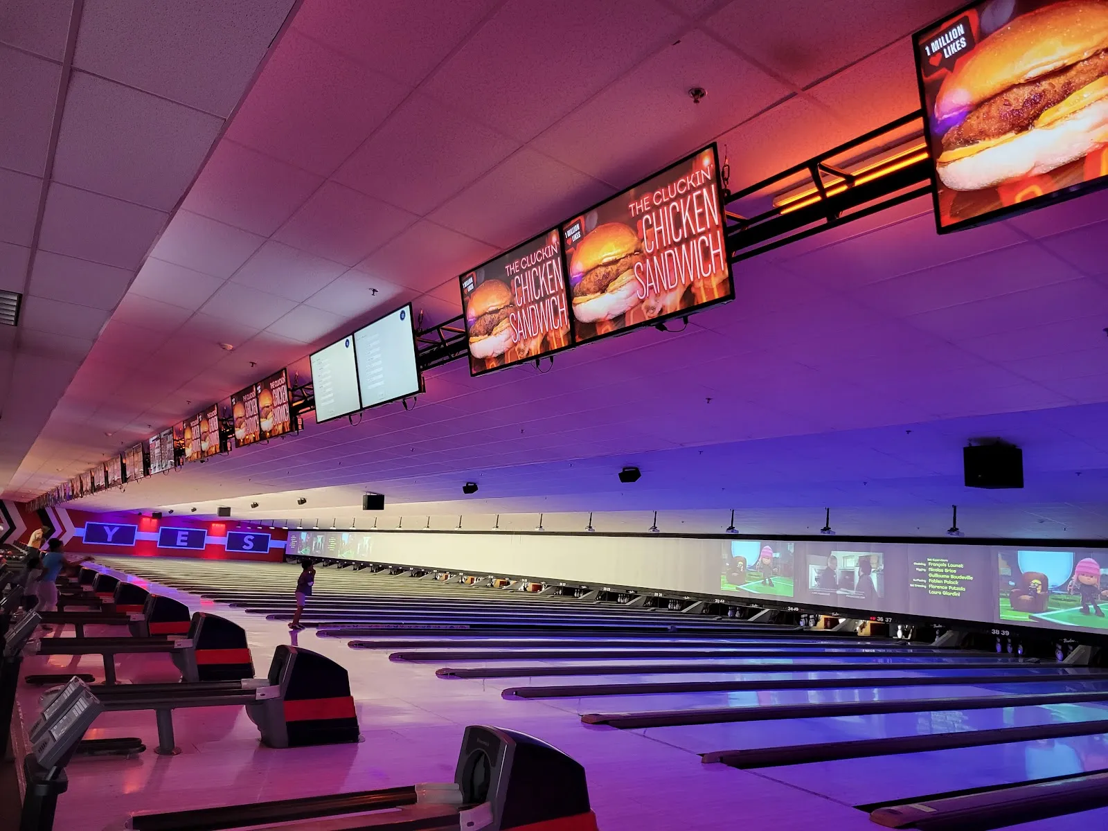 Bowlero River Grove - Image 4