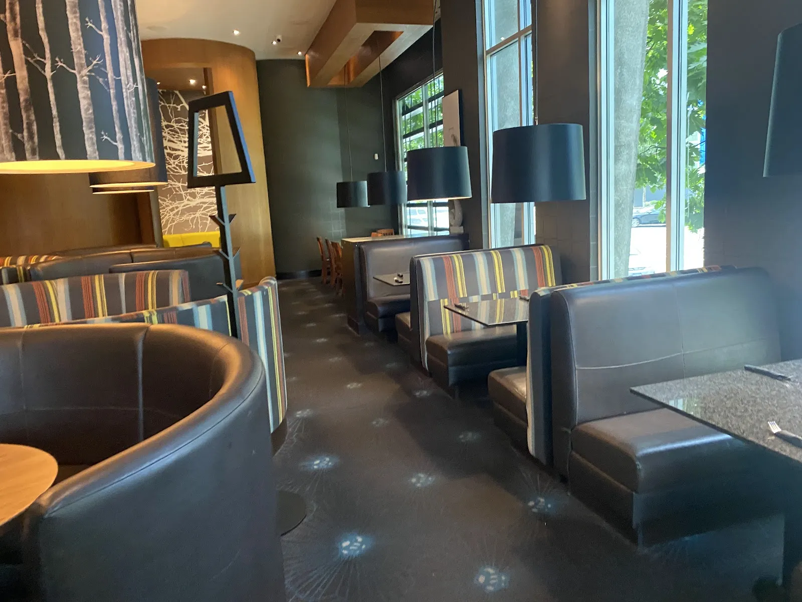 r restaurant - Image 4