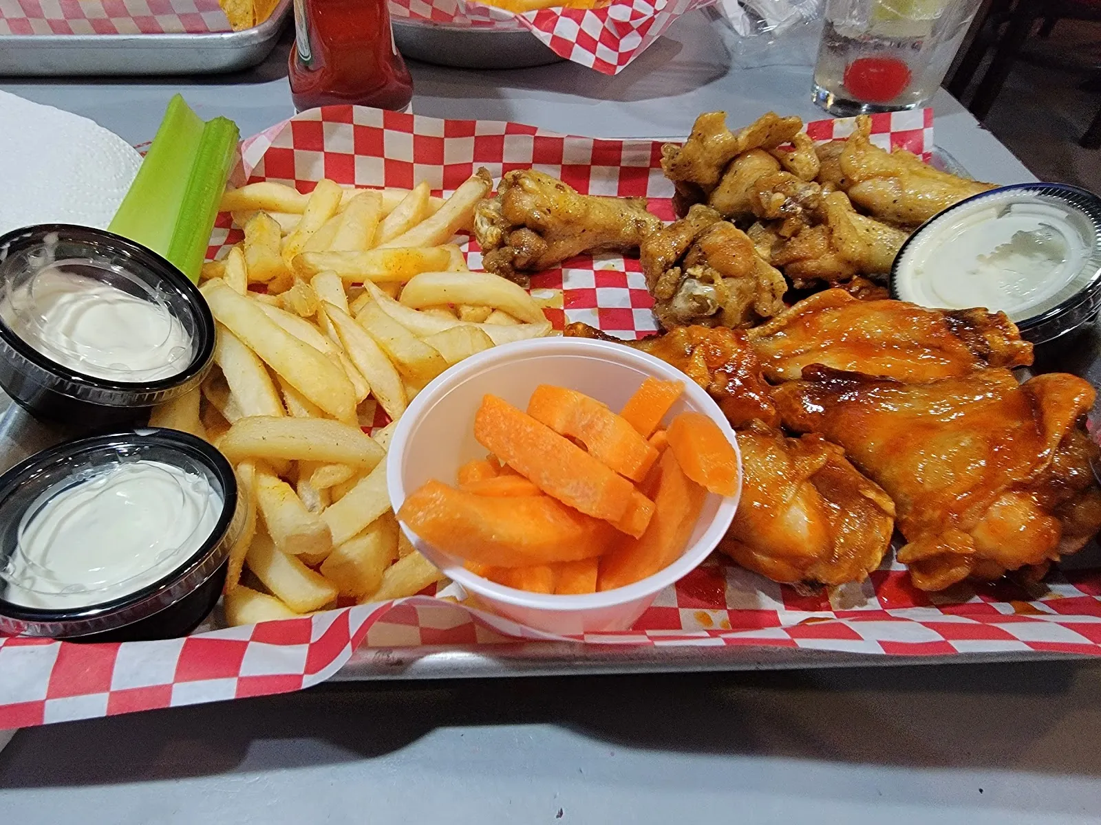 Red Rooster Sports Bar and Grill - Image 4