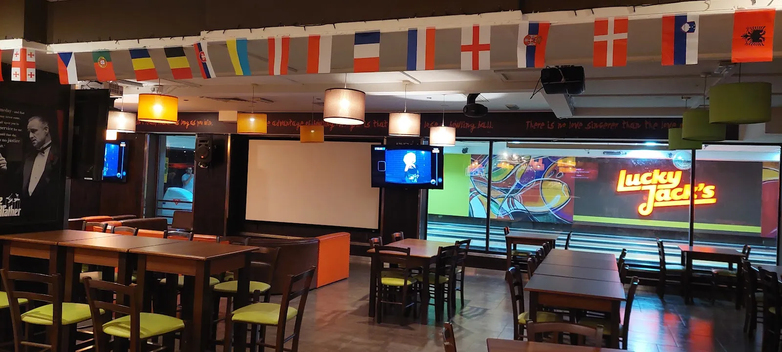 Lucky Jack's - Bar, Grill & Bowling - Image 3