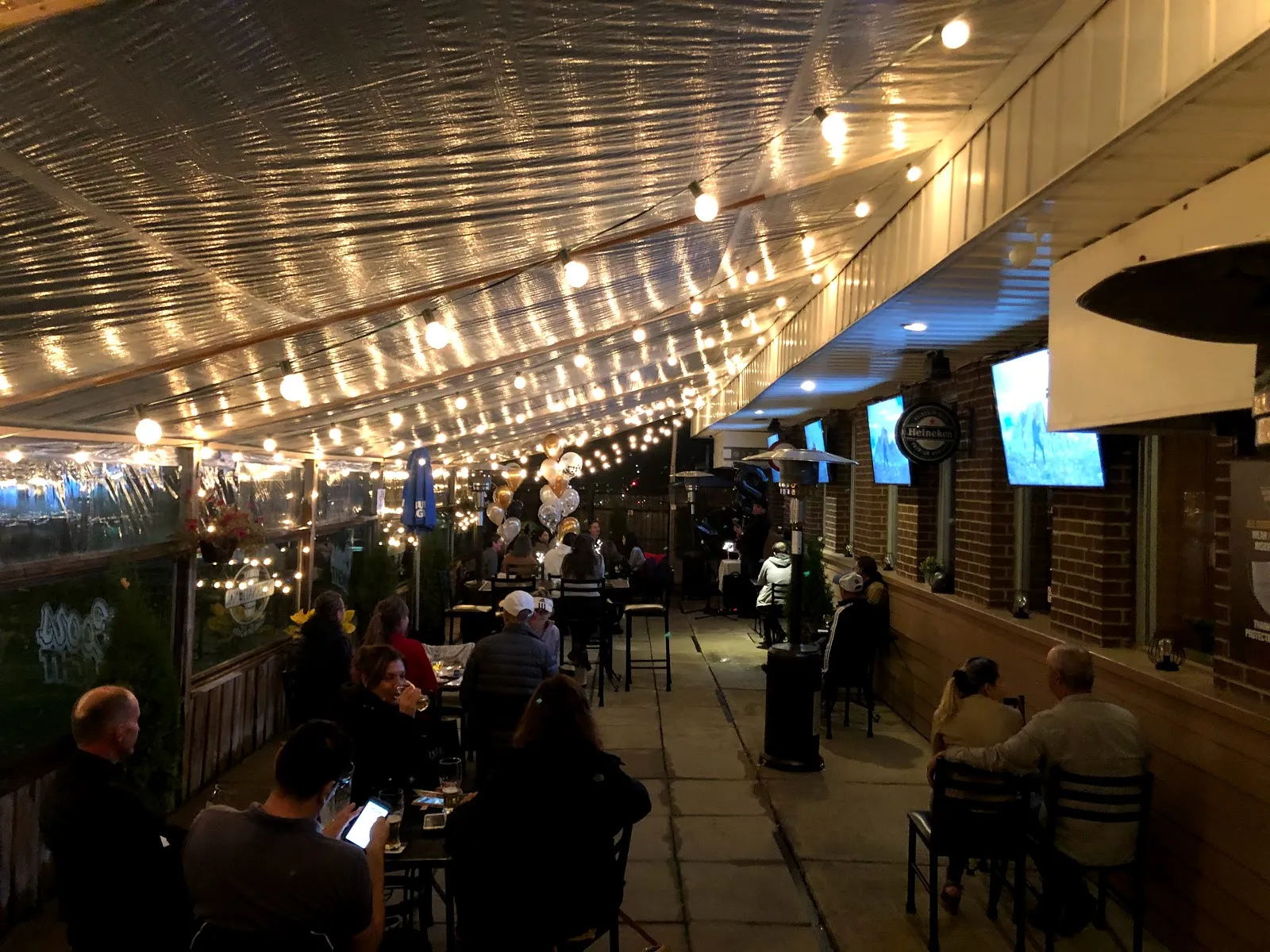 International Sports Bar & Eatery - Image 4
