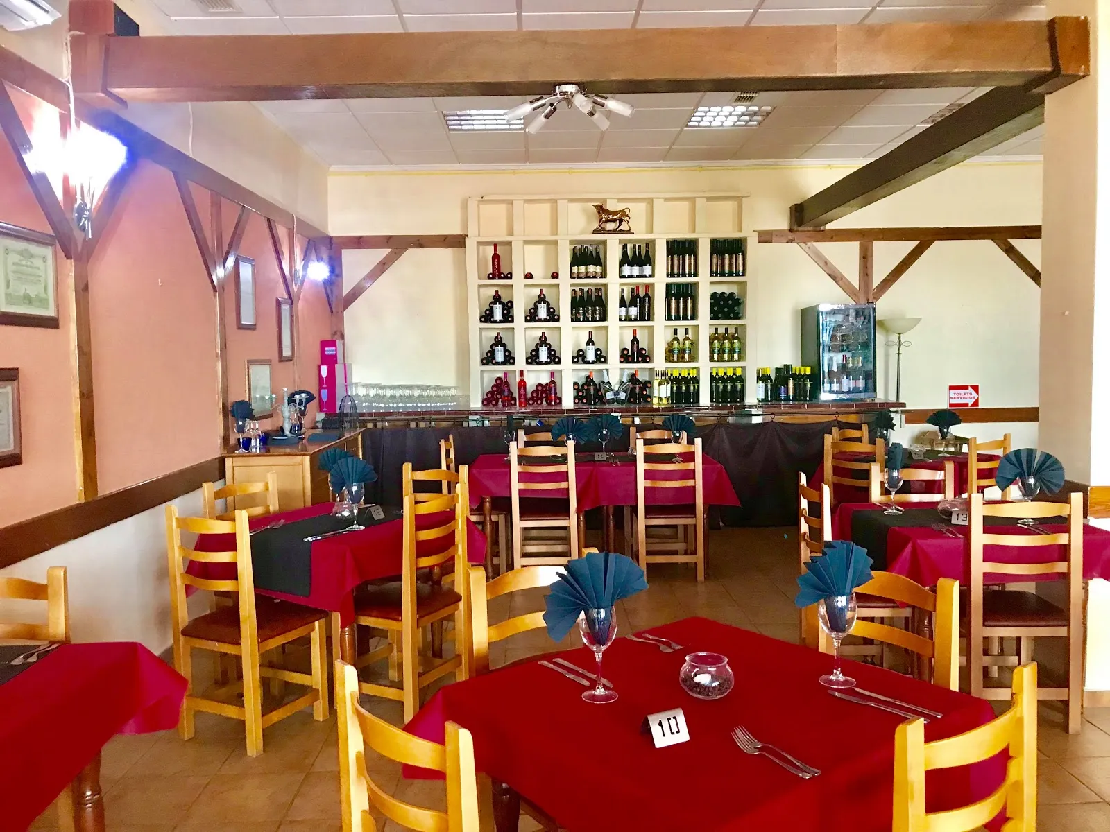 The Black Bull Bar & Restaurant - Image 2