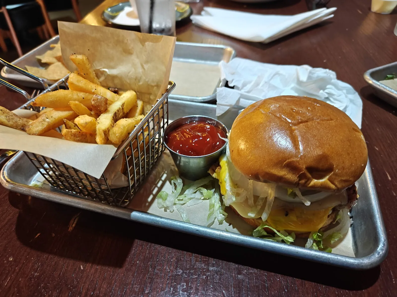 Bar Louie - One Loudoun