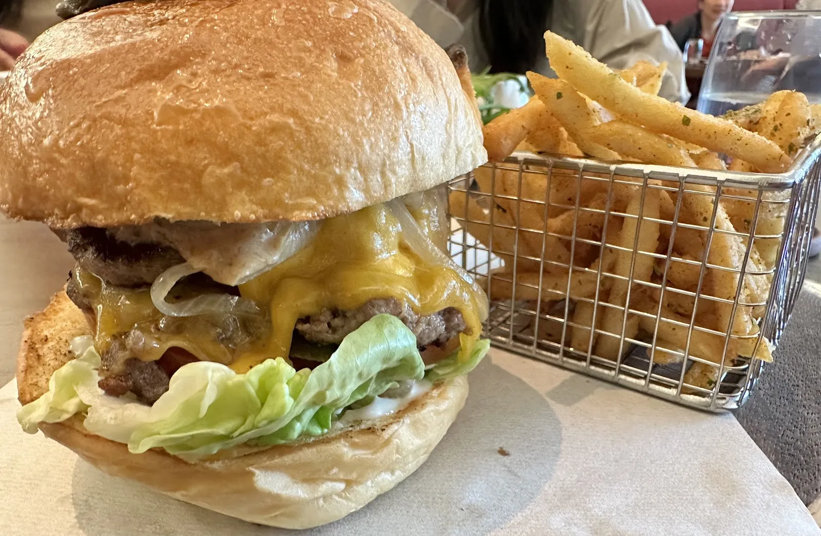 Charlie's Restaurant & Bar - Image 4