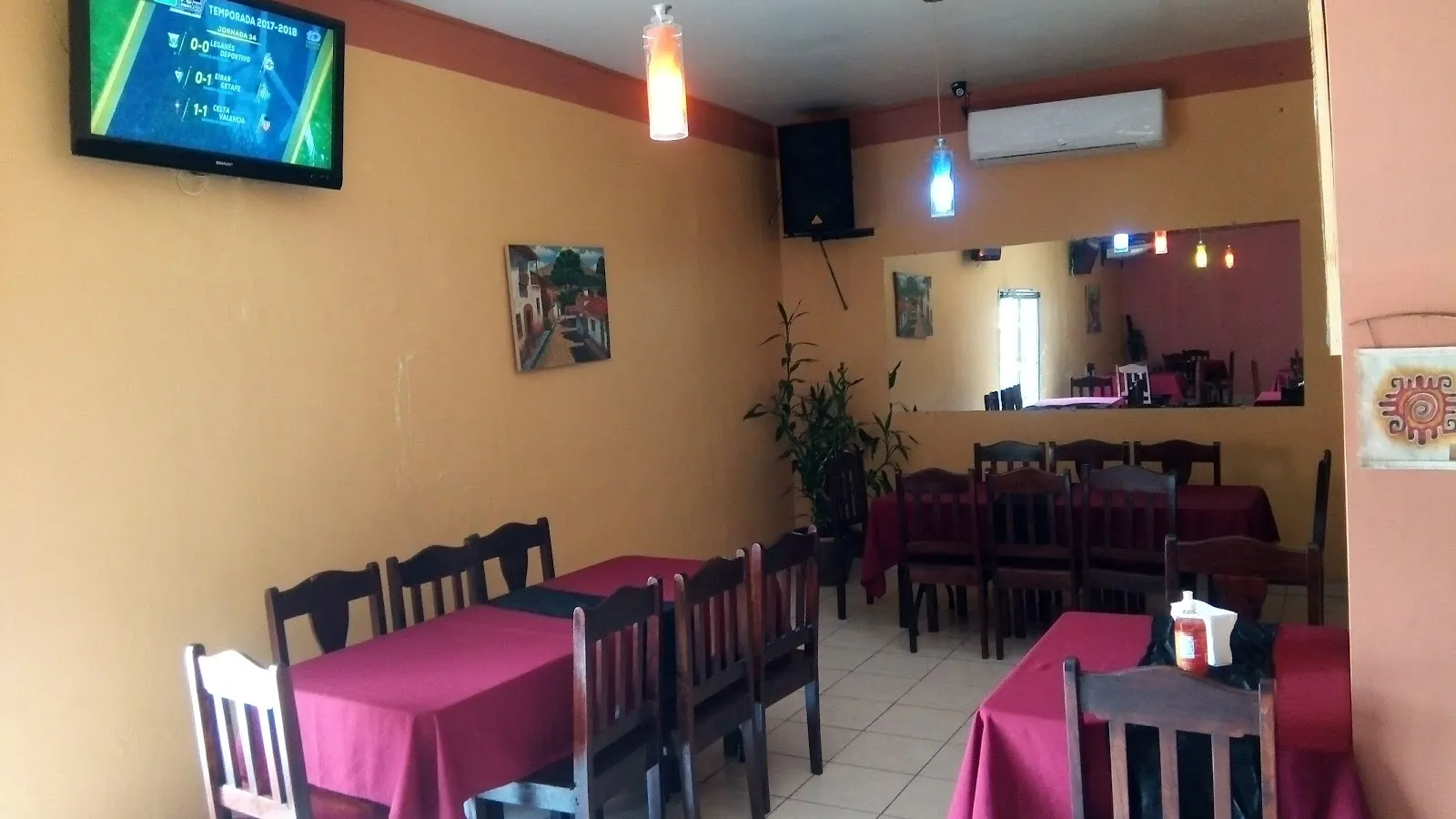 Duffy's Sports Bar & Grill - Karaoke Restaurant - Image 2