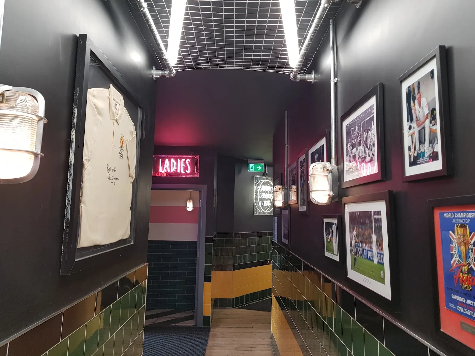 Jimmy's Sports Bar - Image 4