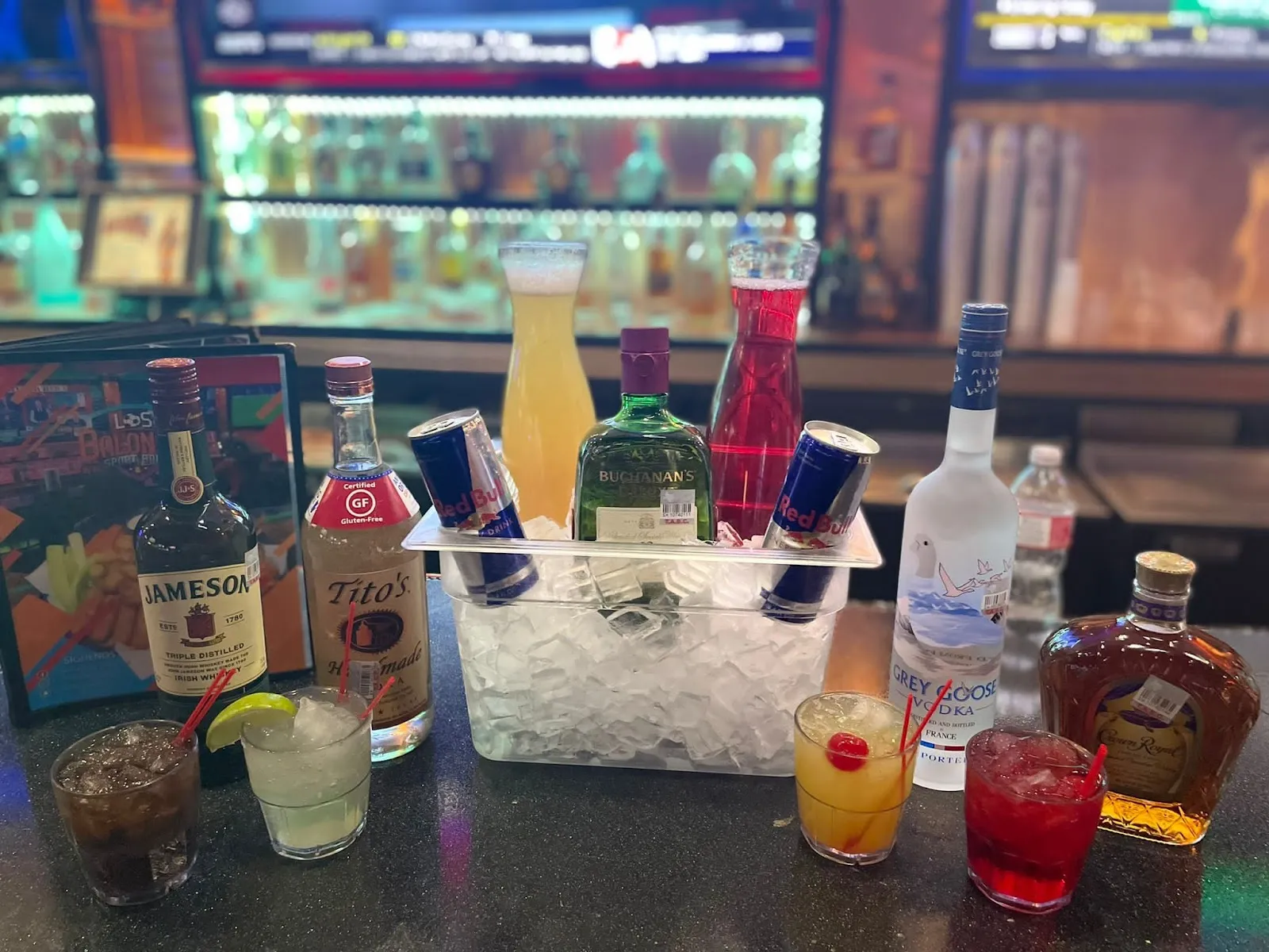 Los Balones Sports Bar & Restaurant - Image 4