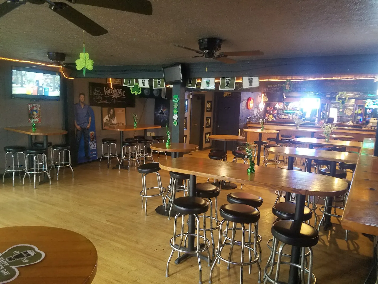Legends Bar and Grill - Image 3
