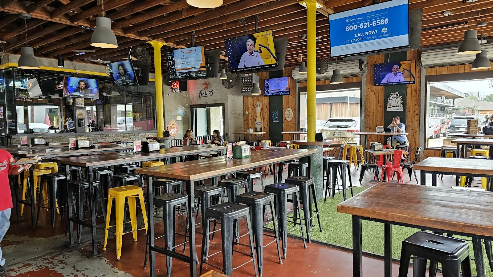 Christian’s Tailgate Bar & Grill