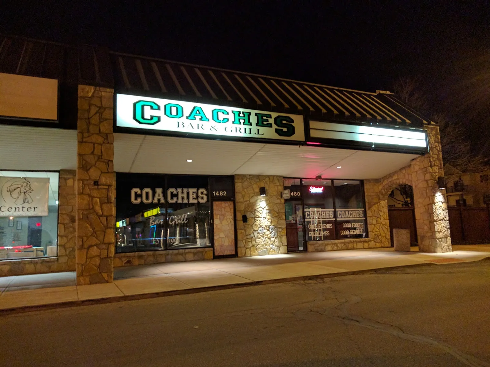 Coaches Bar & Grill - Image 3