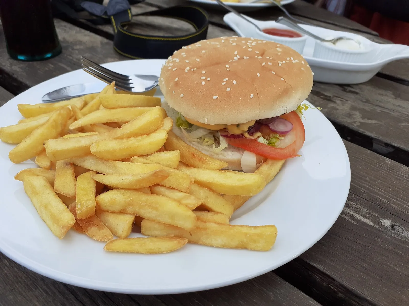 GRACES BAR AND GRILL - Image 3