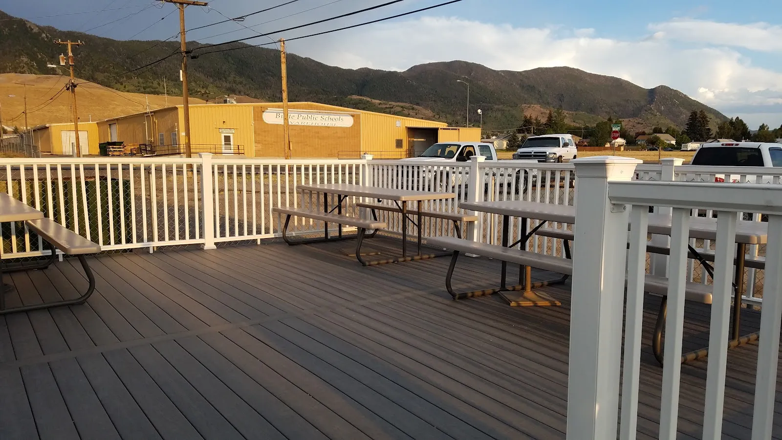 Jim's Bar - Image 4