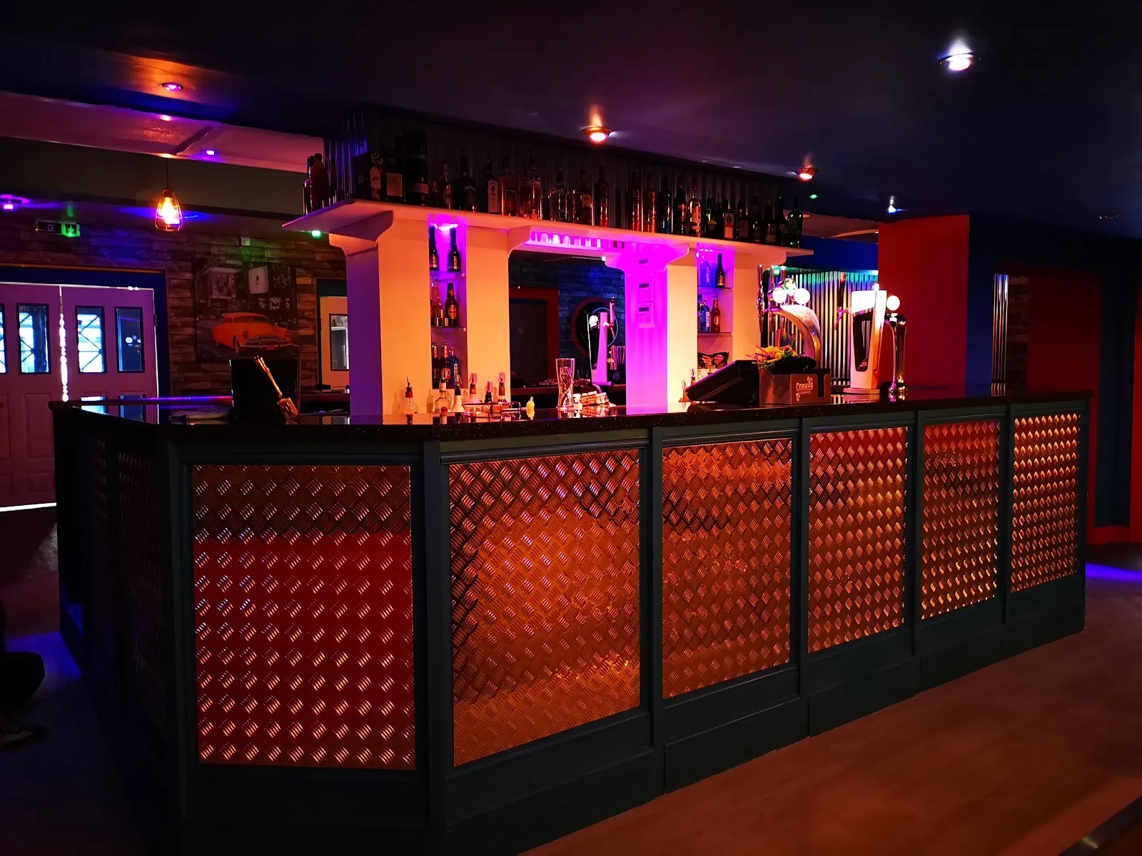 Rewind Bar logo