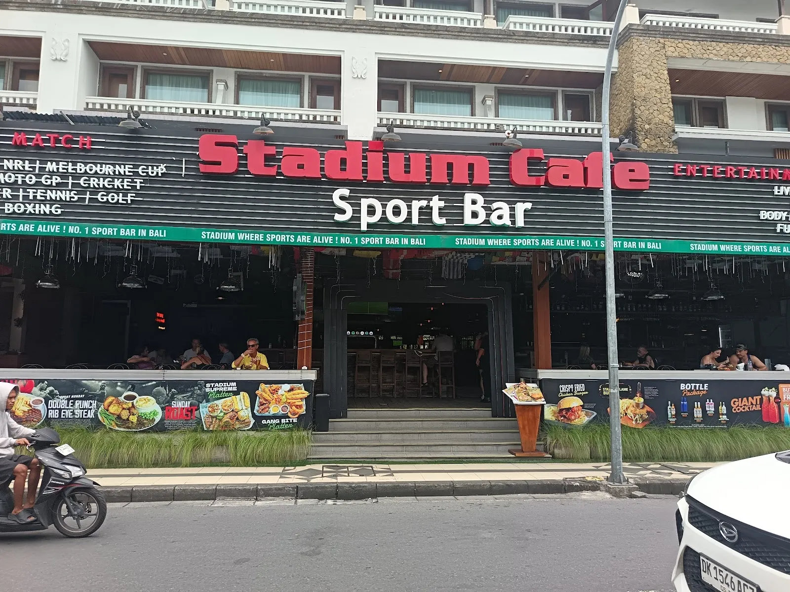Stadium Cafe - Image 3