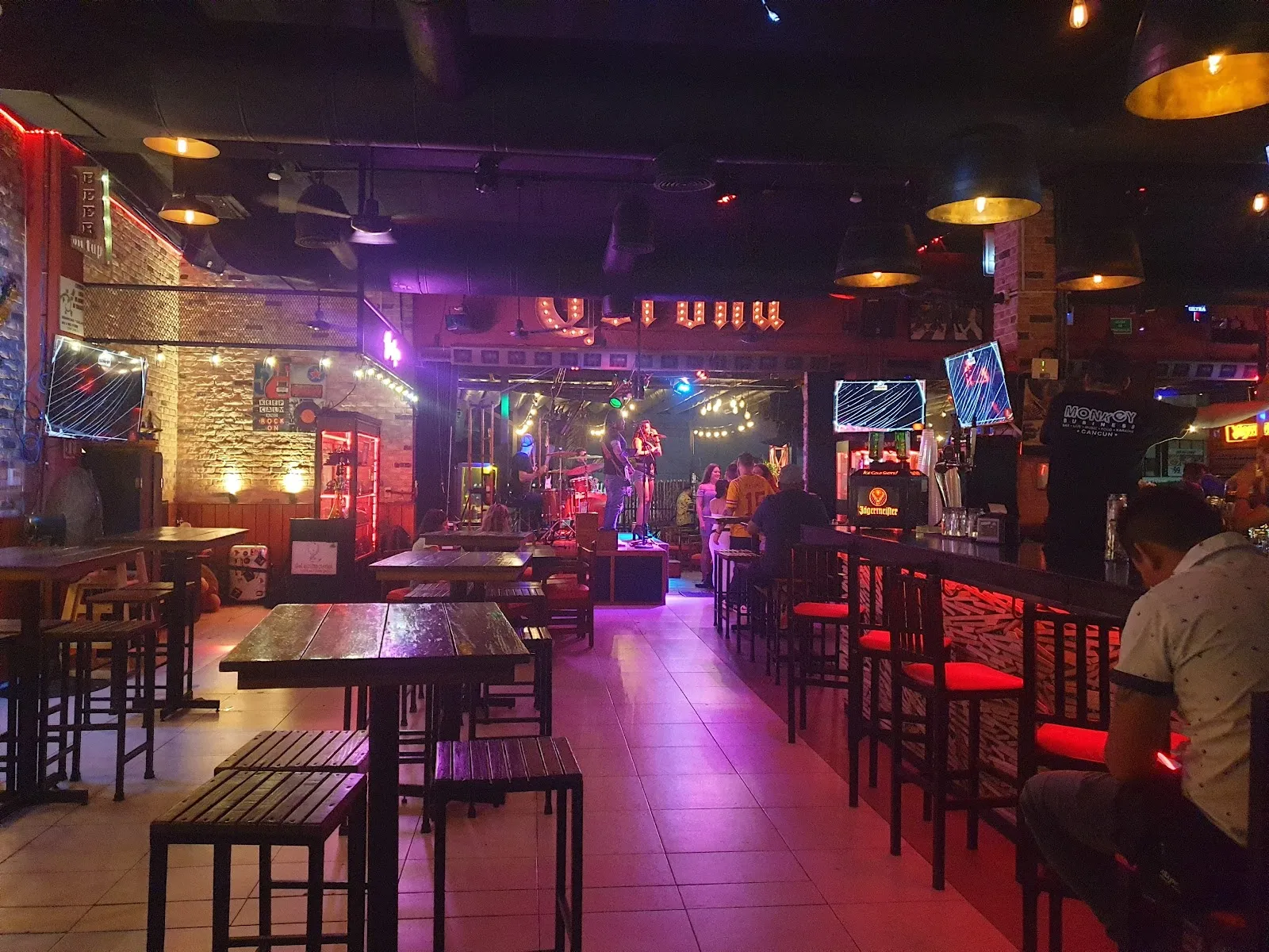 Congo Bar Cancun - Image 4