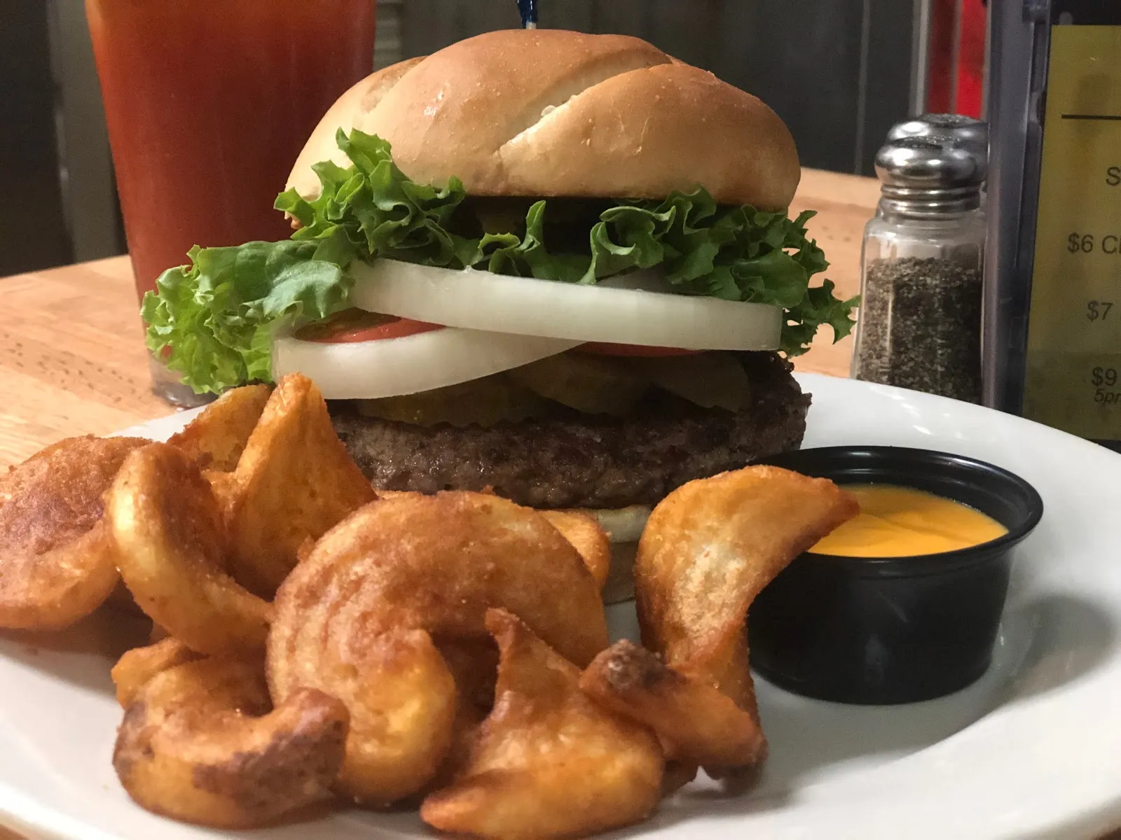 Bears Den Sports Bar & Eatery - Image 3