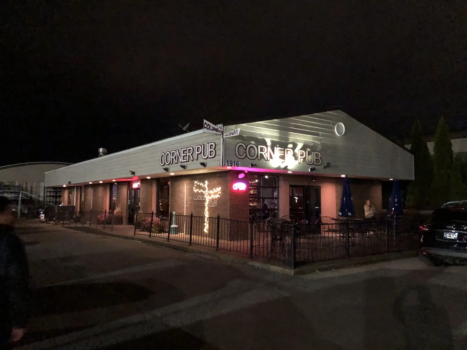 Corner Pub Franklin - Image 3
