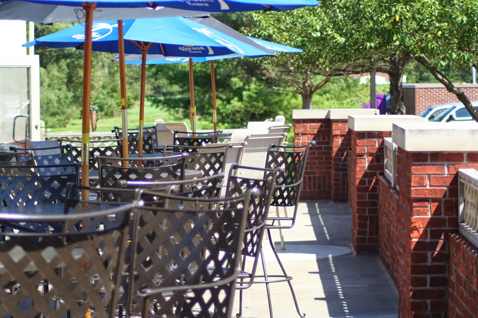 Saints Pub + Patio Independence - Image 4