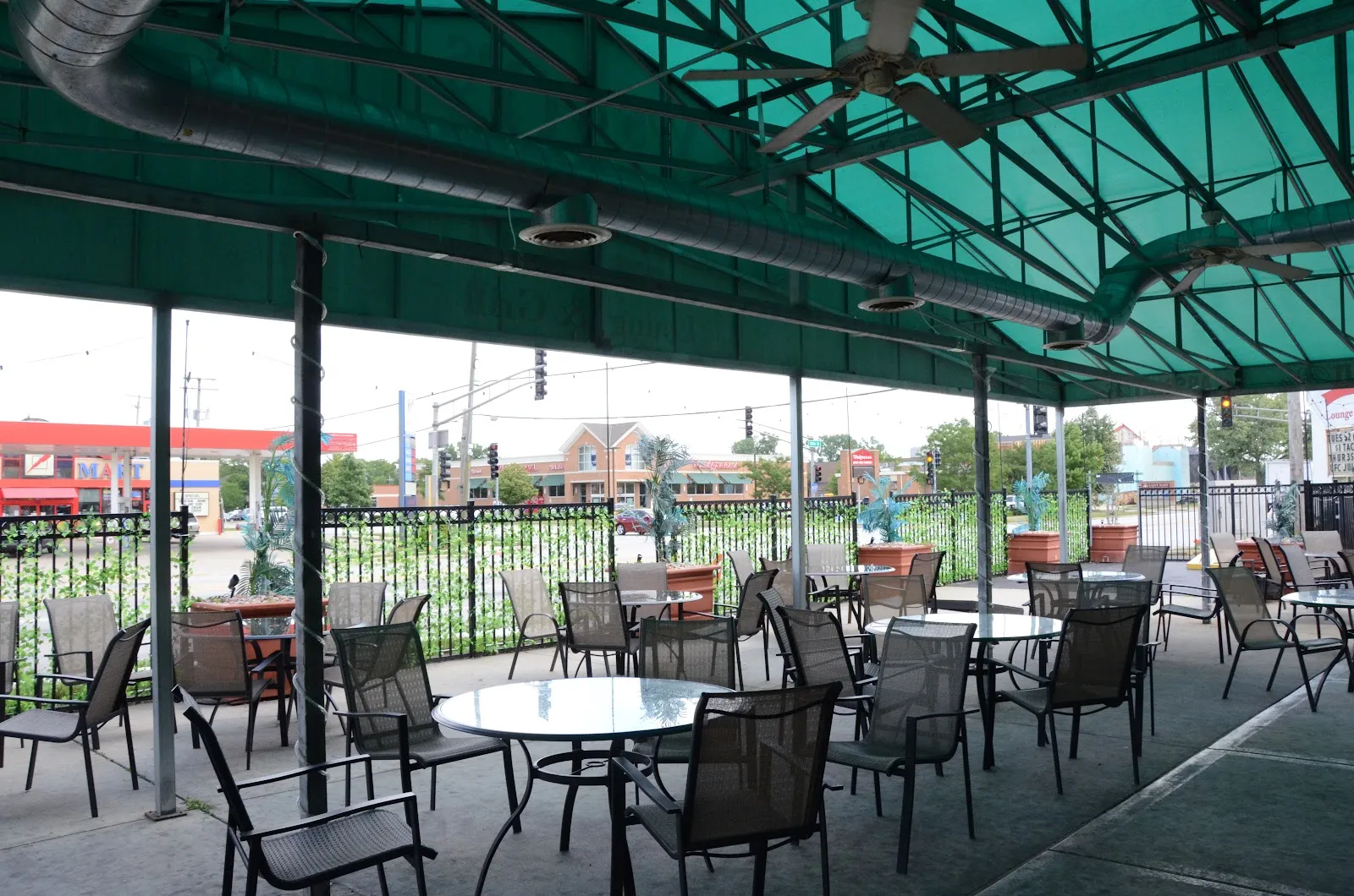 X's & O's Sports Lounge & Grill of Palos Heights - Image 3
