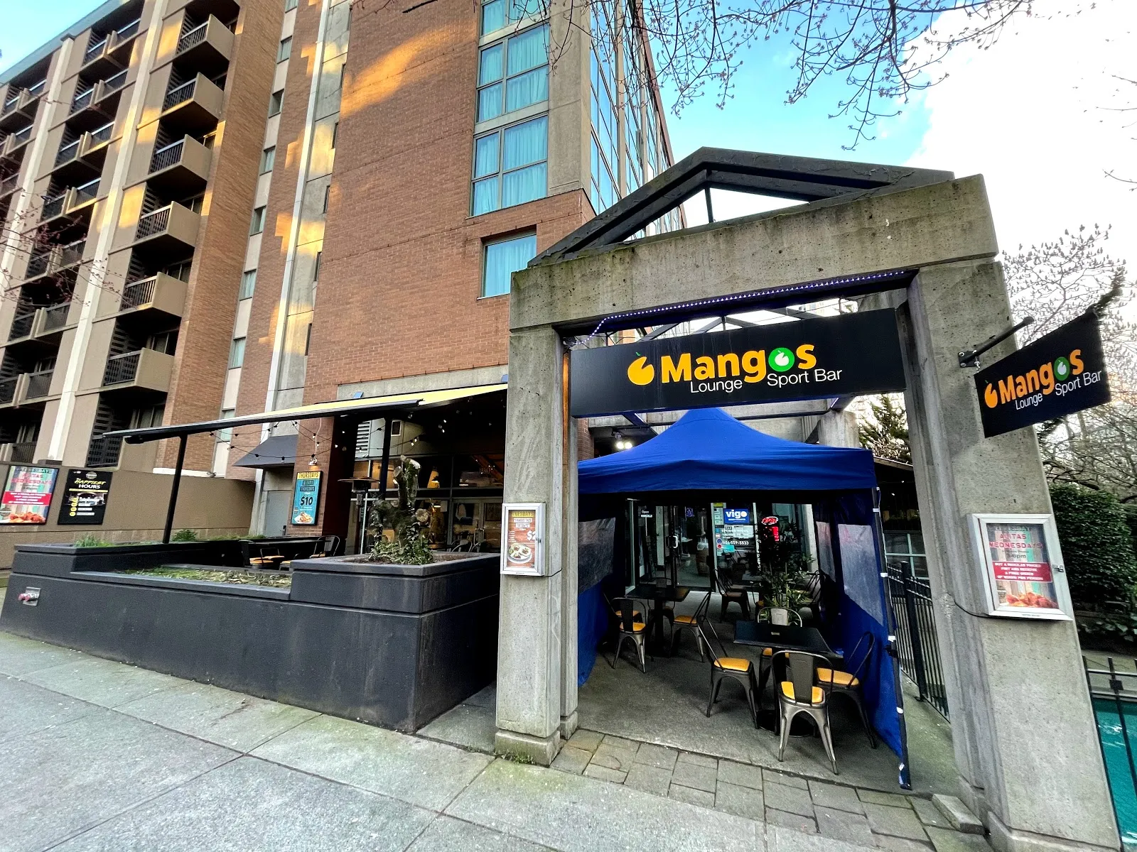 Mangos Kitchen Bar - Image 4