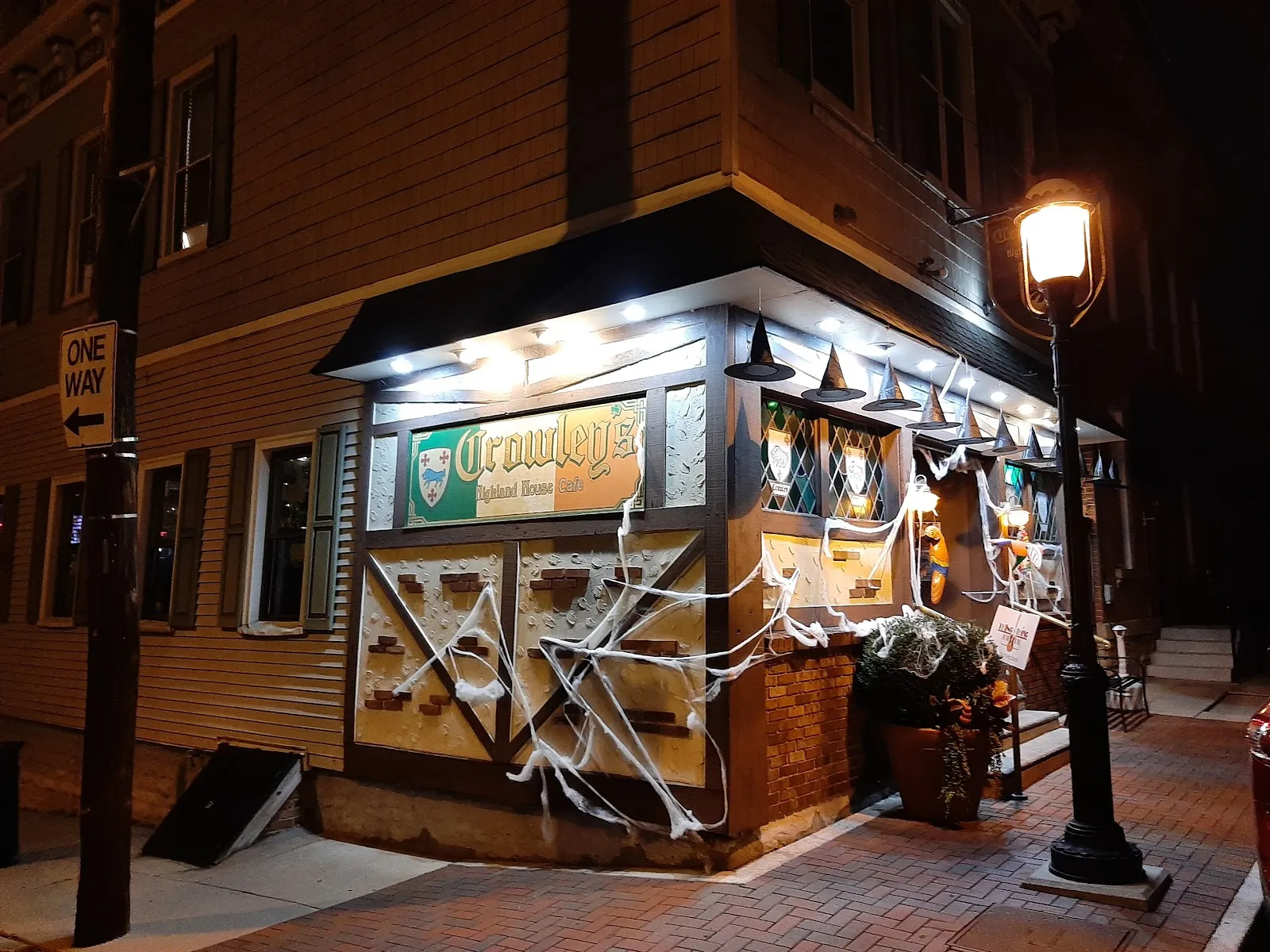 Crowley's Highland House Cafe - Image 3
