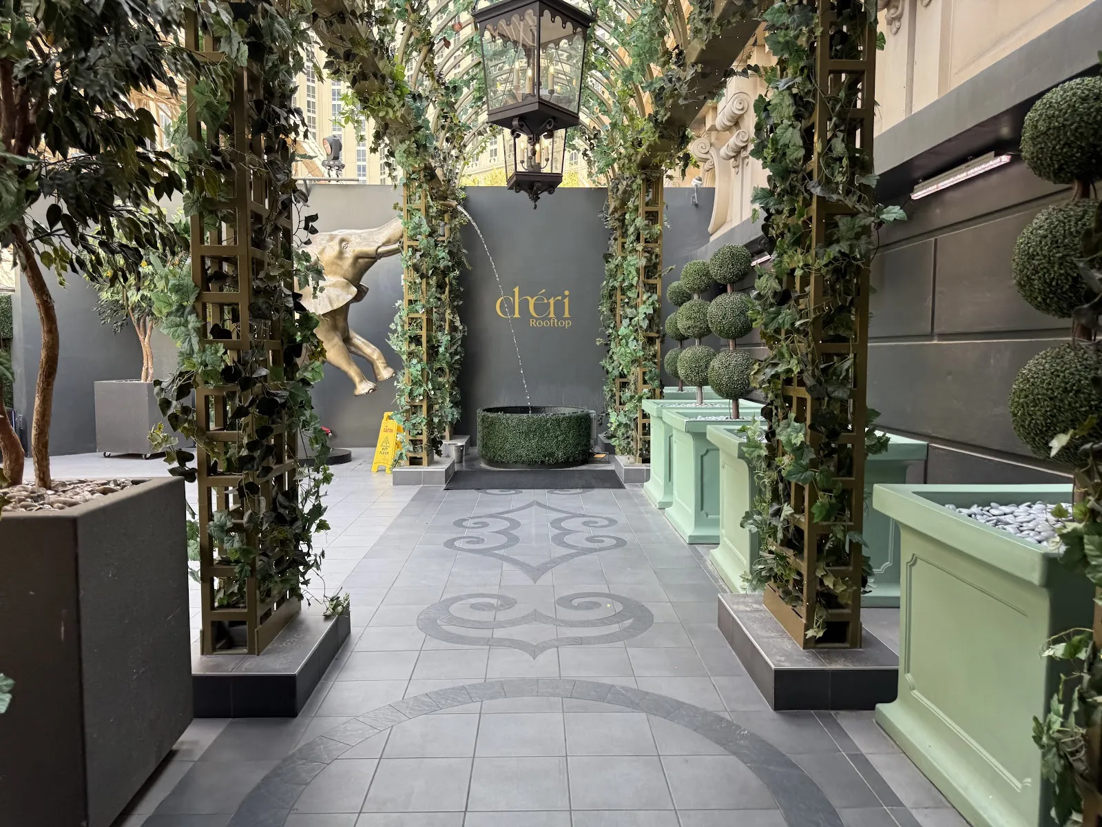 Chéri Rooftop - Image 2