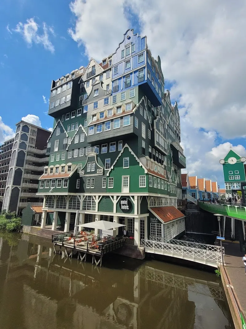 Gallery 4