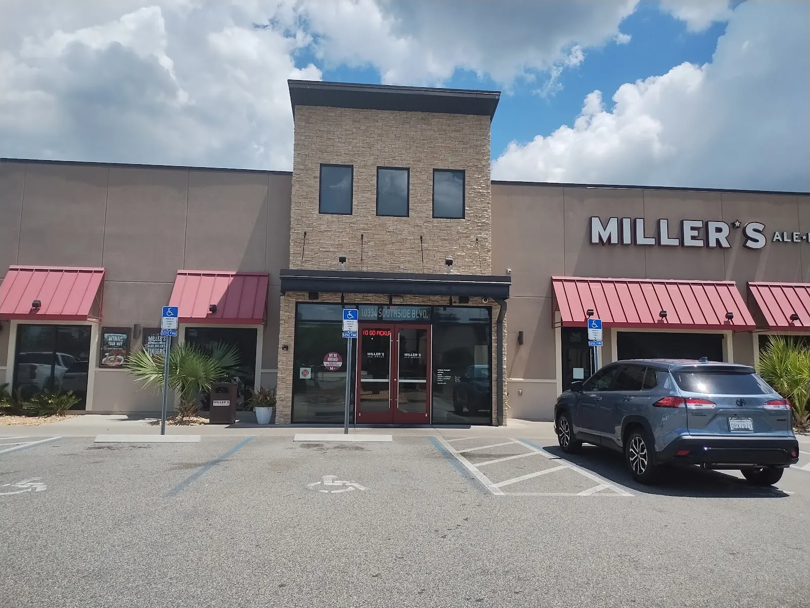 Miller's Ale House - Jacksonville Southside - Image 3