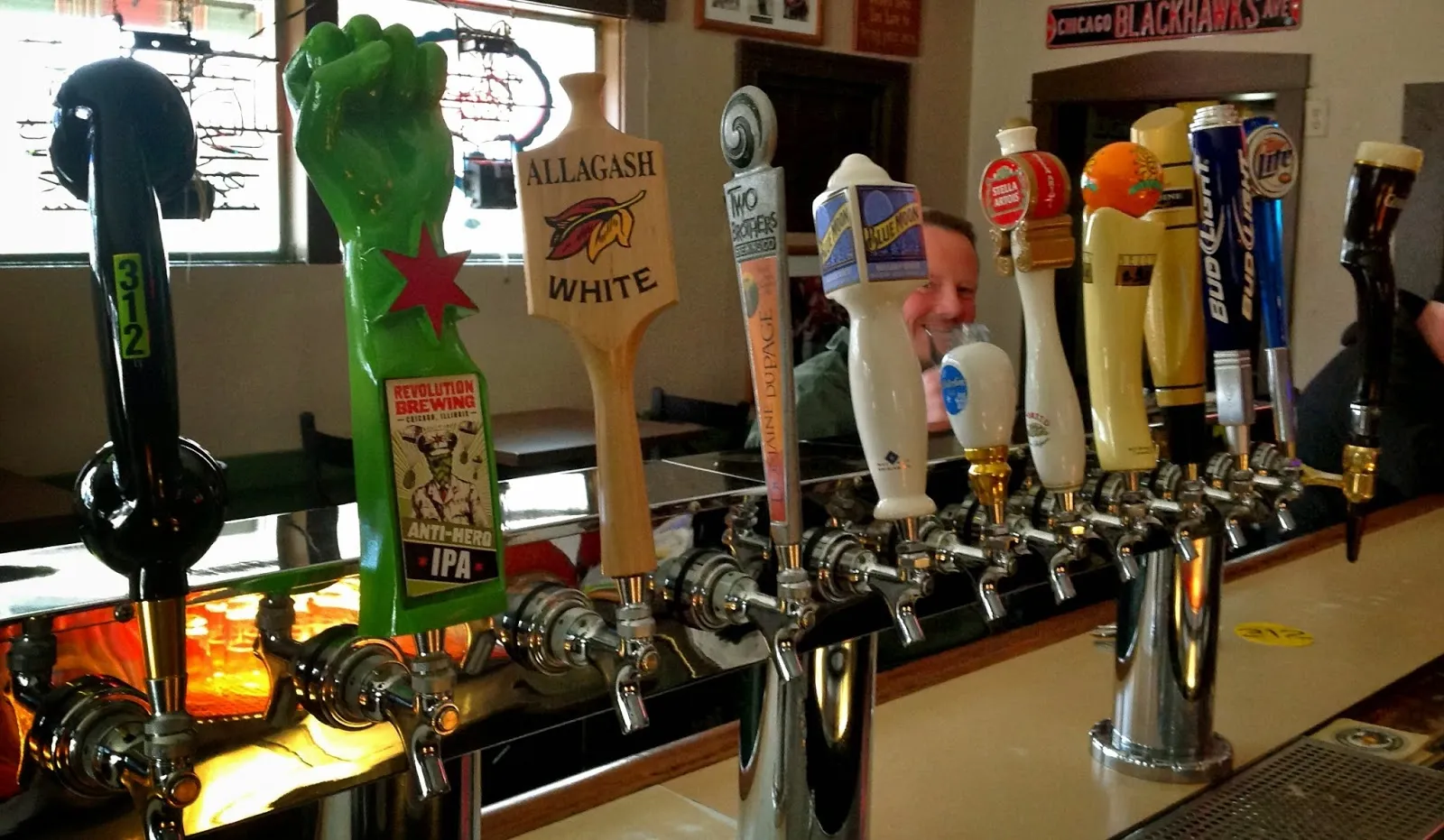 DJ's Sports Bar & Grill - Image 4