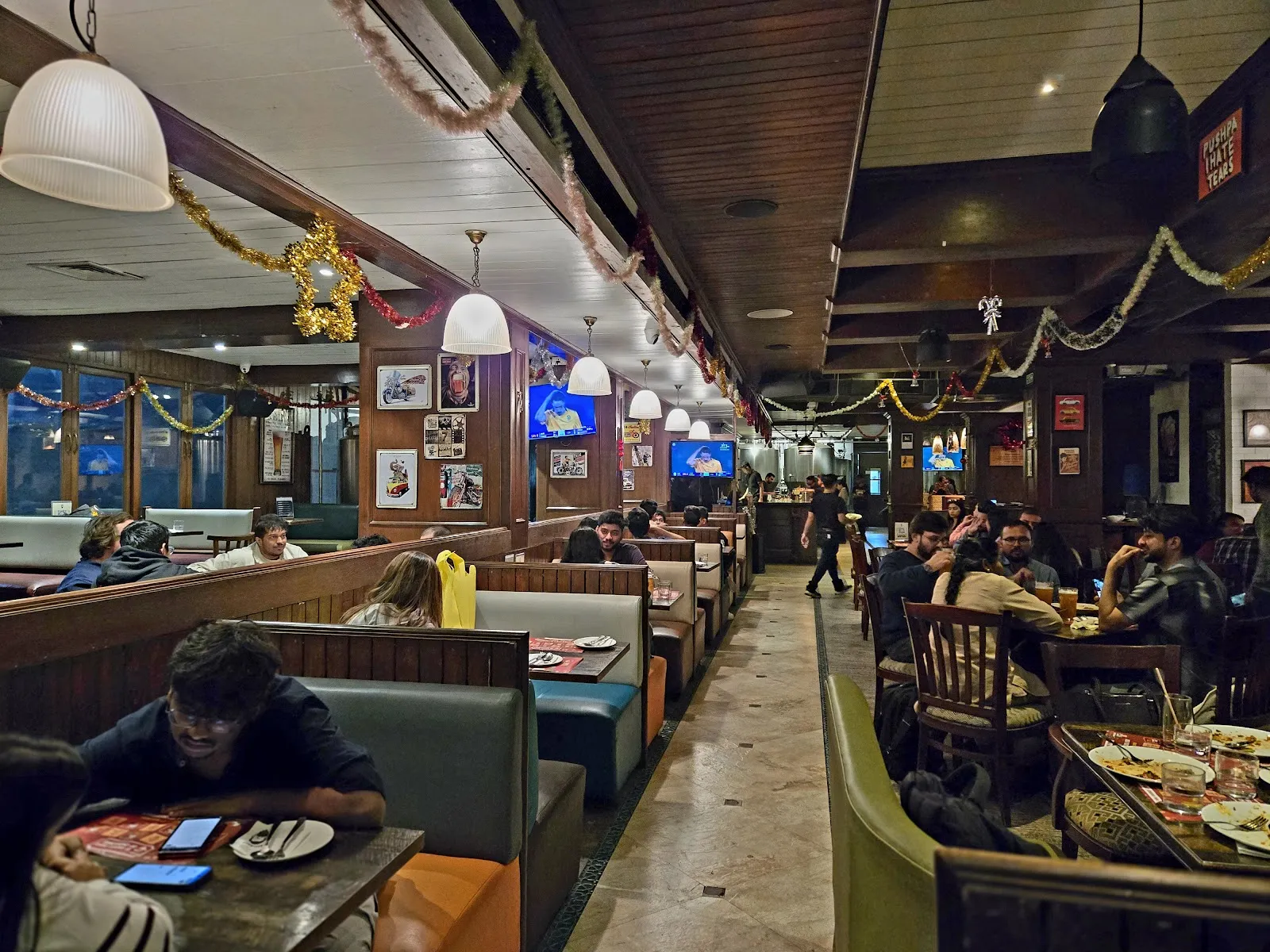 Effingut Koregaon Park - Pune's most loved craft beer pub - Image 2