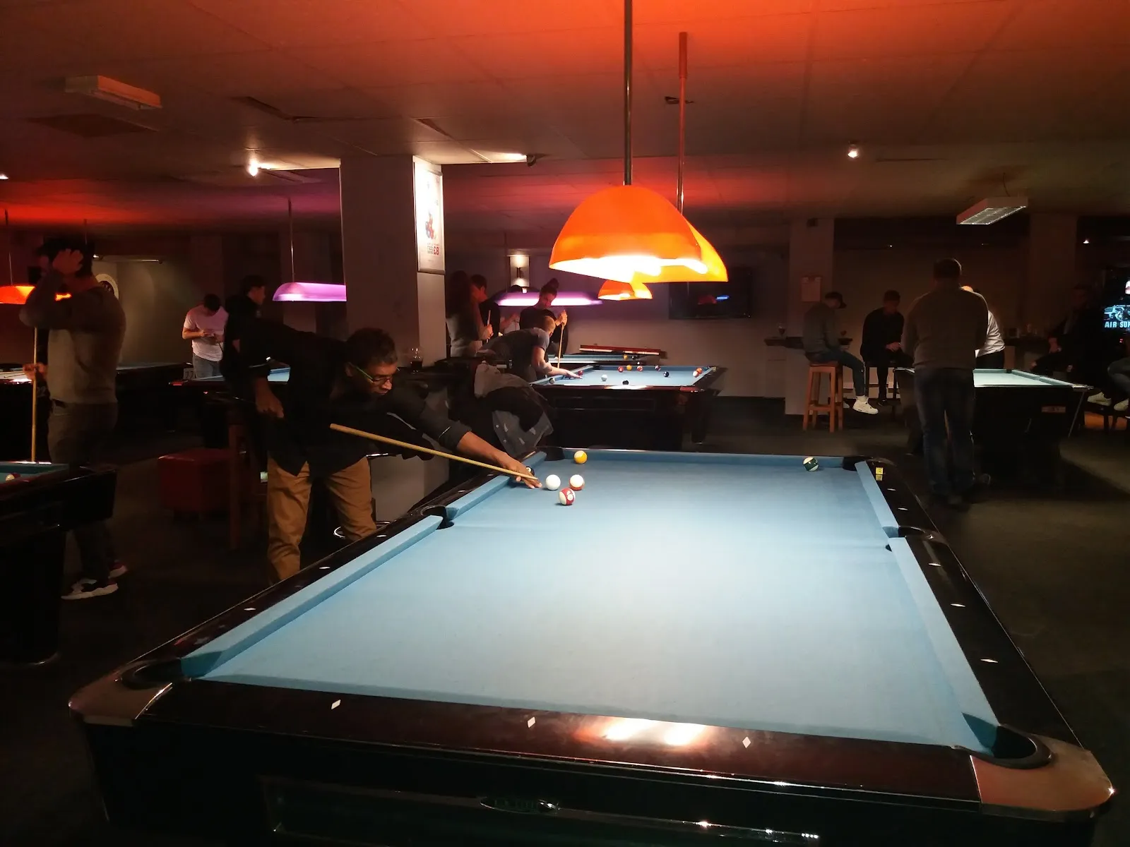 Rileys Sports Bar Twickenham - Image 4