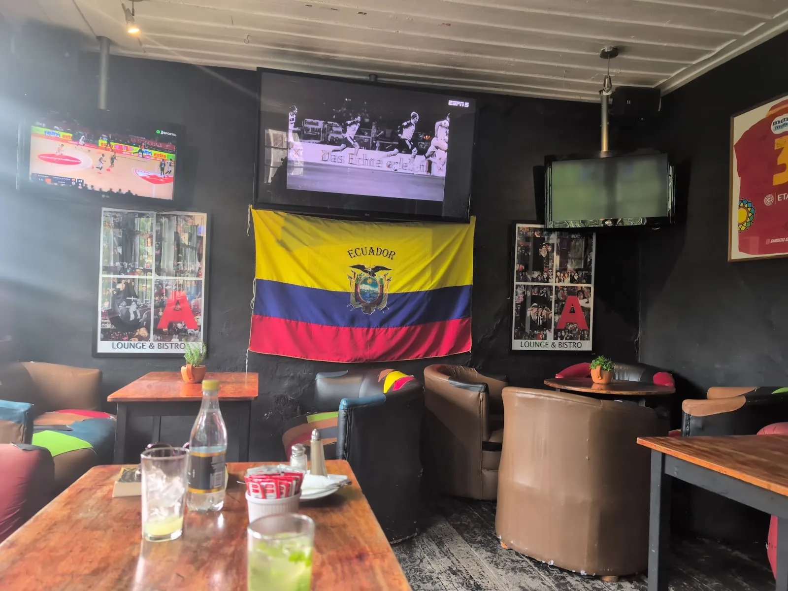 Inca Bar and Lounge - Image 4