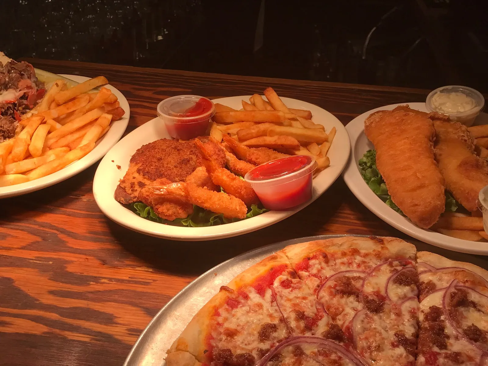 Country Lakes Pub & Grill logo