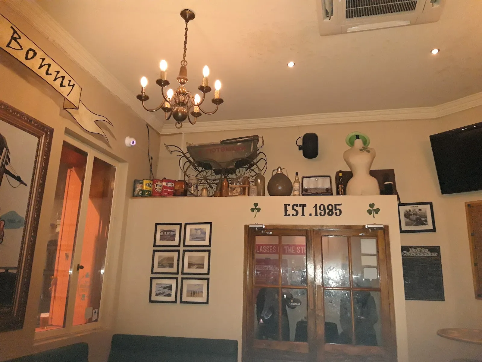 Irish Tavern logo